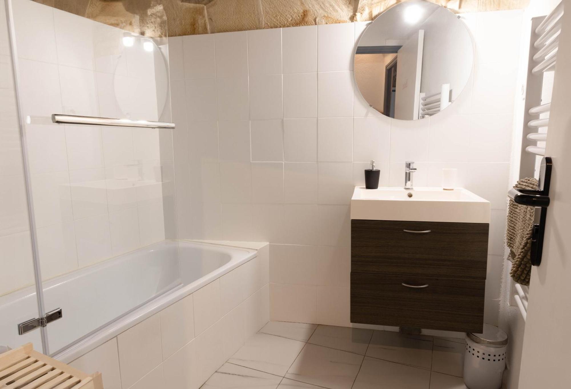 Immeuble 3 Apparts Centre Historique St Gilles Maisoncarreeconciergerie Сен-Жиль Екстер'єр фото