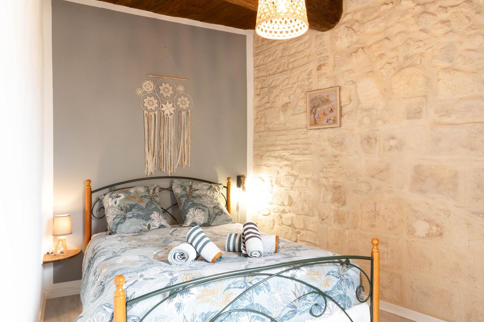 Immeuble 3 Apparts Centre Historique St Gilles Maisoncarreeconciergerie Сен-Жиль Екстер'єр фото